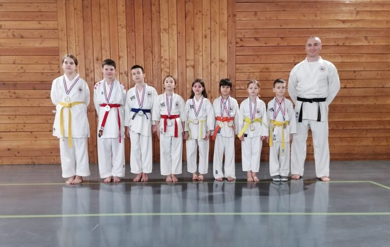 Karate klub Vinkovci osvojio 5 zlata, 3 srebra i 3 bronce u Đakovu