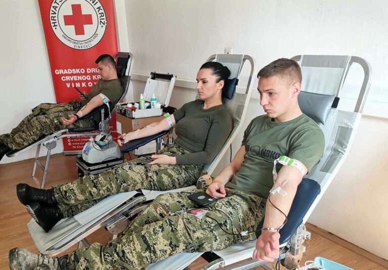 Odličan odziv darovatelja krvi u Vojarni 5. gardijske brigade “Slavonski sokolovi” u Vinkovcima