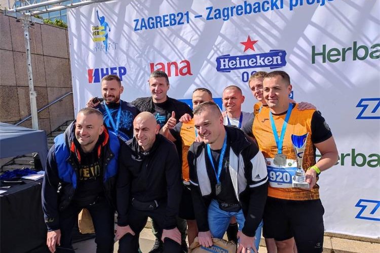 Ekipa PU  Vukovarsko-srijemske županije ponovo na vrhu na još jednom polumaratonu
