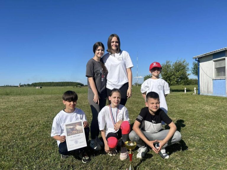 Lara Marjanović  pojedinačno i ženska ekipa AK Fenix  najbolji na Otvorenom prvenstvu Slavonije u raketnom modelarstvu