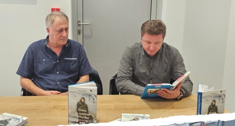 Predstavljena knjiga “Srcem za ranjenu Hrvatsku” u Vinkovcima