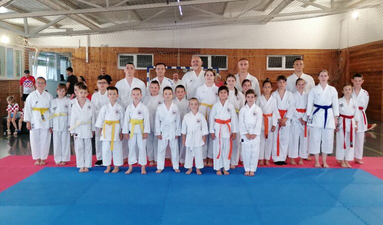 24 novih zvanja u Karate klubu Vinkovci