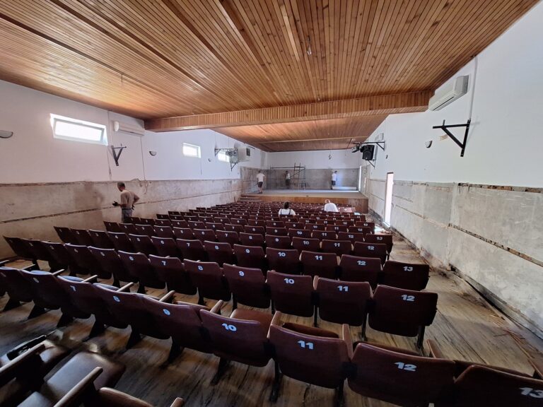 Započeli  radovi na rekonstrukciji Doma kulture u Lovasu