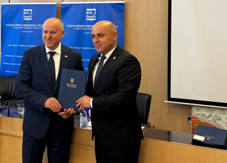Vinkovcima 1,4 milijuna eura za energetsku obnovu plivališta Lenije