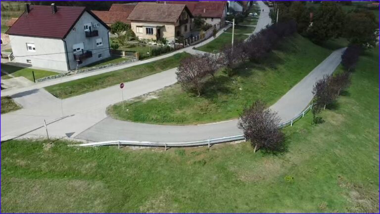 Postavljena  odbojna ograda u ulici Braće Radića u Starim Jankovcima