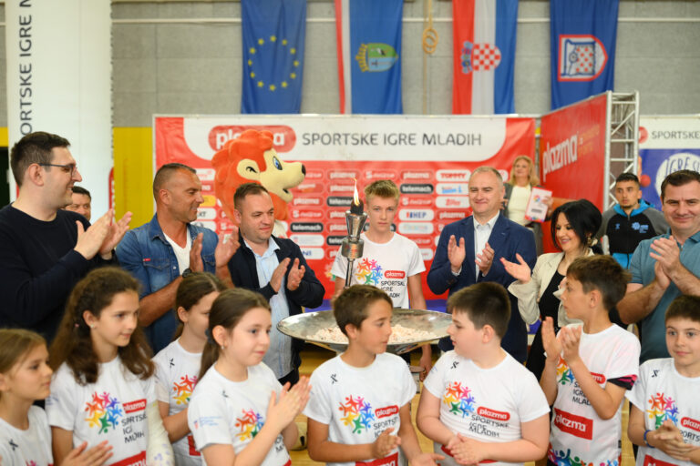 Sportski duh i dječji osmijesi ispunili Glinu na Telemach Danu sporta