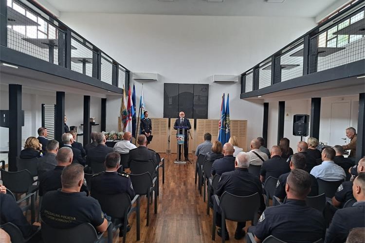 Posebnu zahvalnicu PU vukovarsko-srijemske dobio dječak iz Vinkovaca  za humano djelo