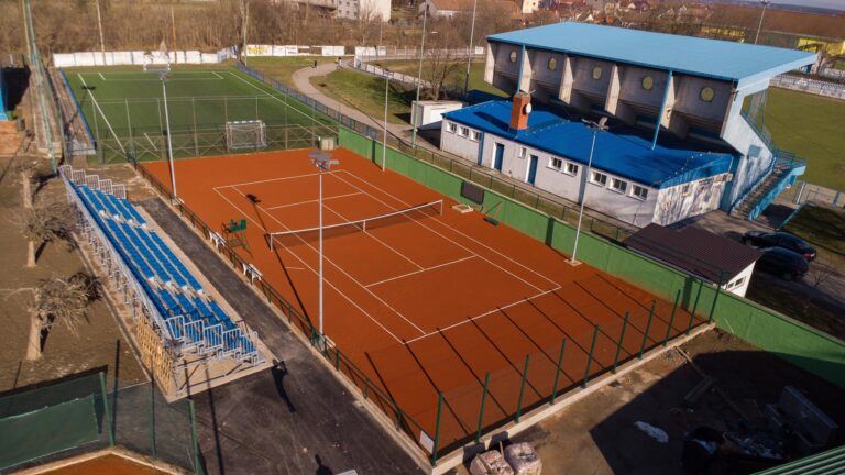 Završen projekt izgradnje centralnog teniskog terena i montažnih tribina u Županji
