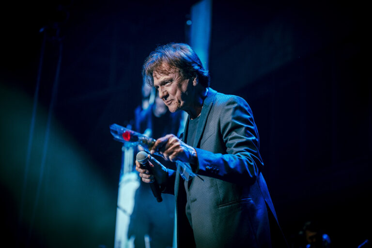 Zdravko Čolić stiže na dugoiščekivani   koncert u Slavonski Brod