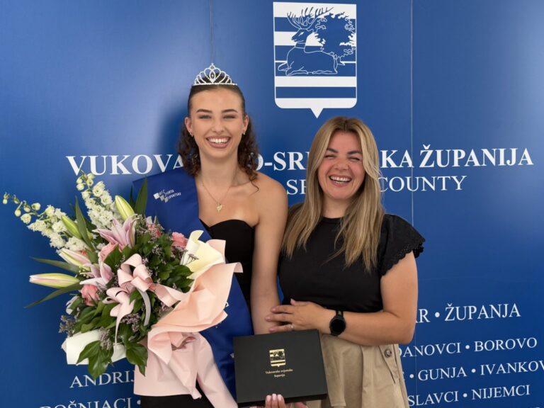 Prva pratilja Miss sporta Hrvatske Lea Turkalj na prijemu u Vukovarsko-srijemskoj županiji